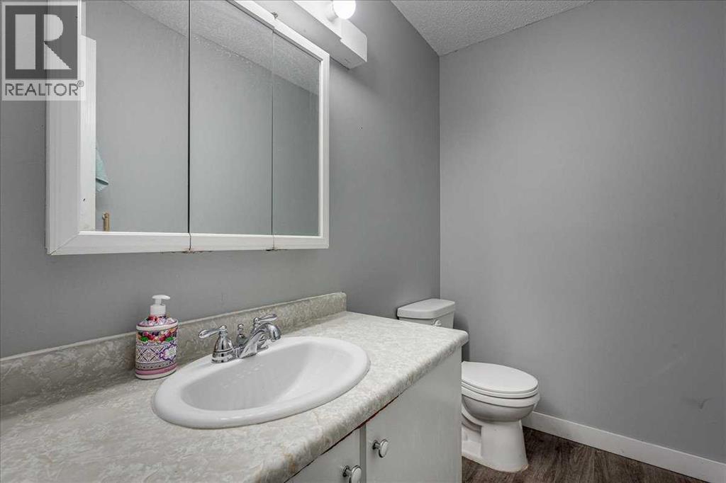 3811 52 Avenue - 24