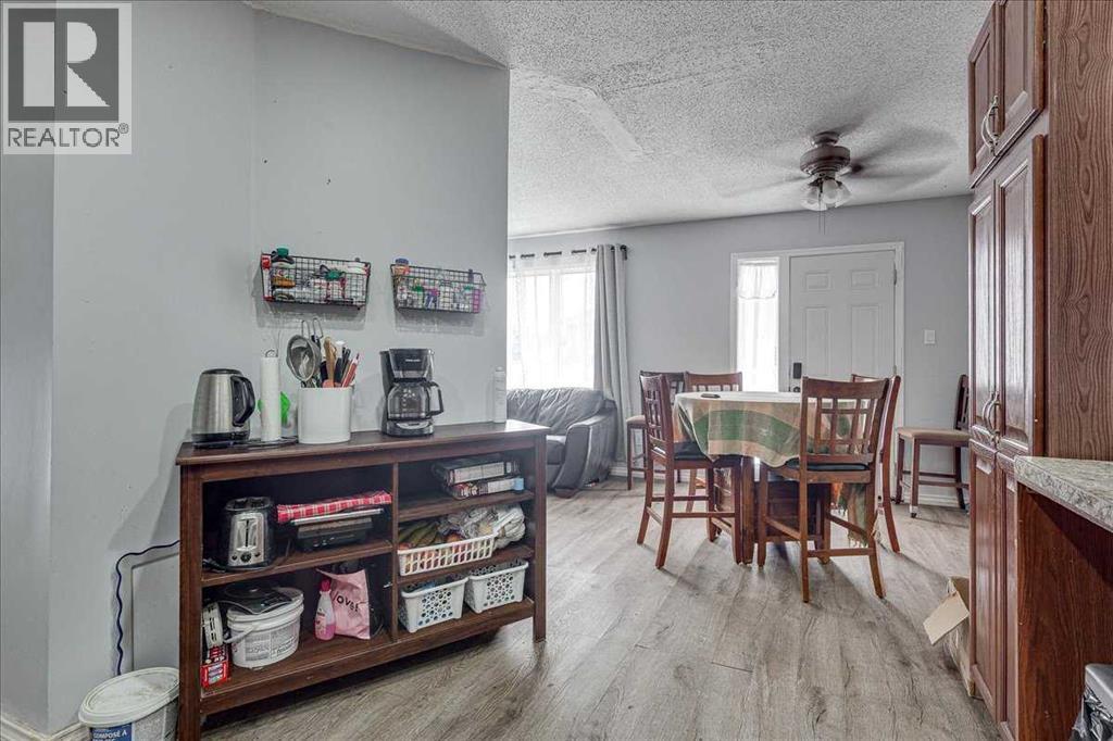 3811 52 Avenue - 17