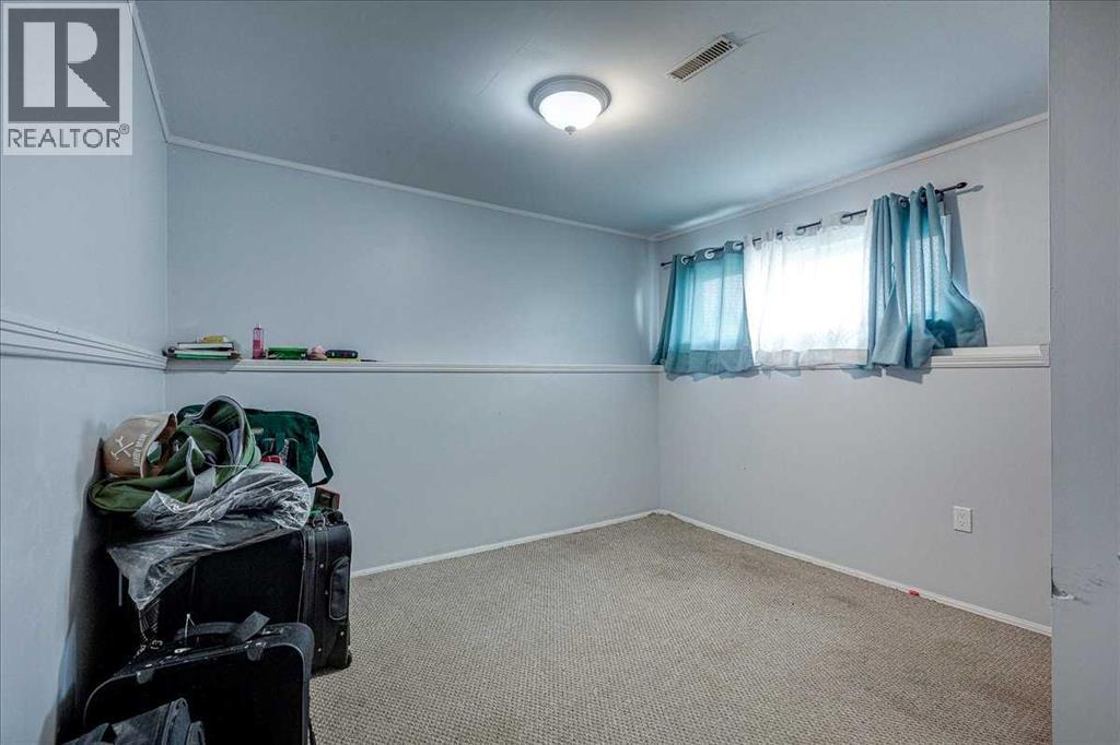 3811 52 Avenue - Image 35