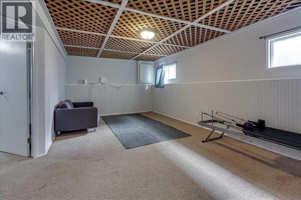 3811 52 Avenue - 32
