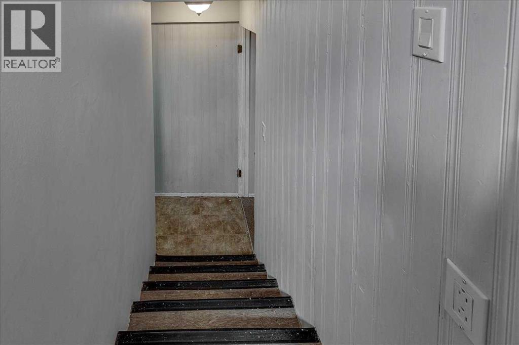 3811 52 Avenue - 31