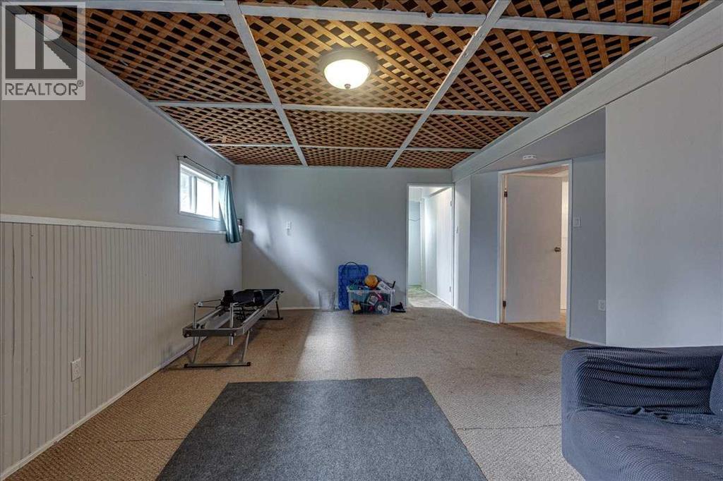 3811 52 Avenue - Image 34