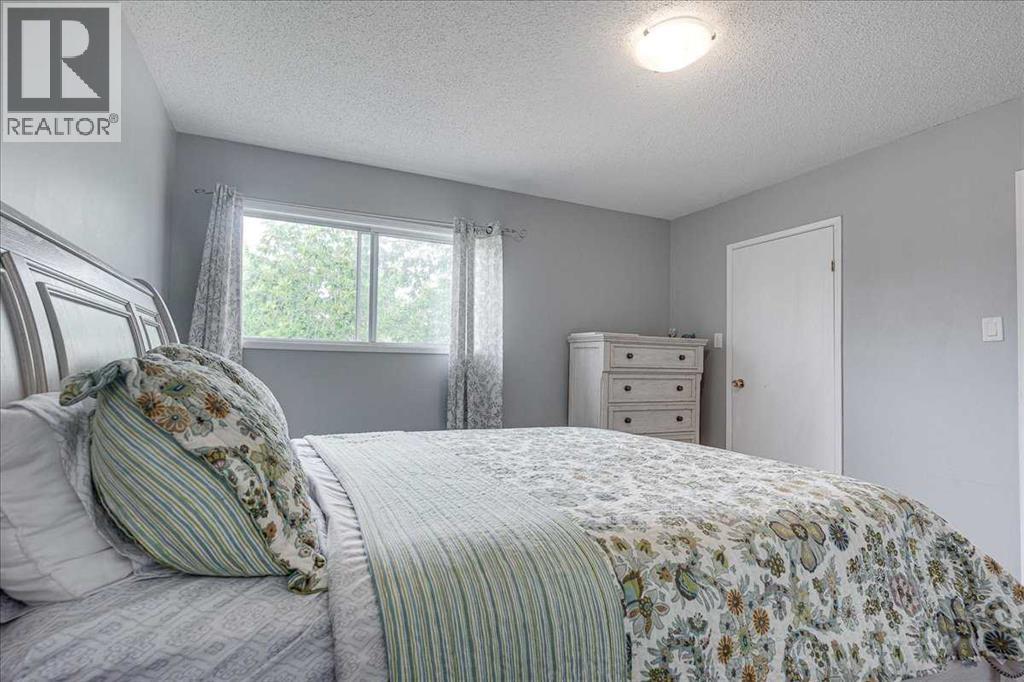 3811 52 Avenue - 23