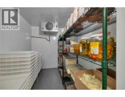 1019 Shoppers Row, Campbell River, BC V9W2C6 Photo 12