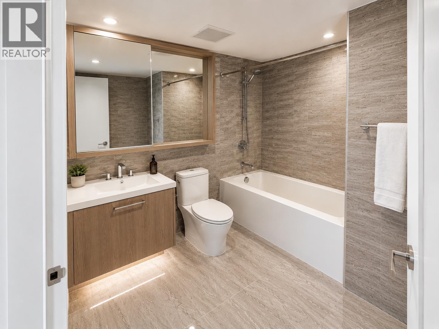 2 Bed, 1 Bath House for Rent in Burnaby – 1502 6608 SUSSEX AVE AVENUE, Burnaby – MLS# R3154010 - Image 13
