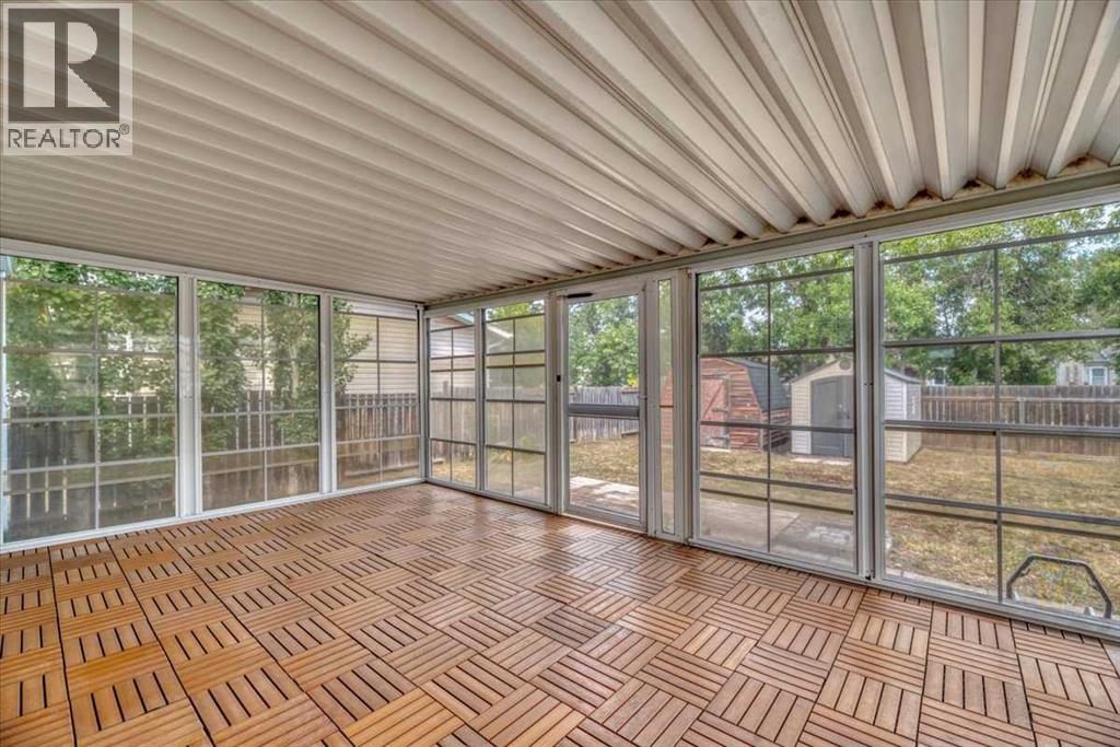 812 Brentwood Crescent - Image 26