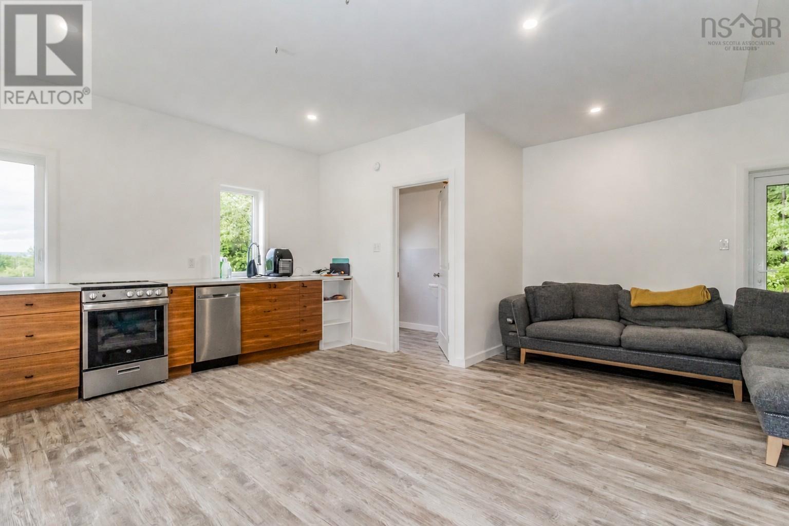 65 Jessicas Way - 30