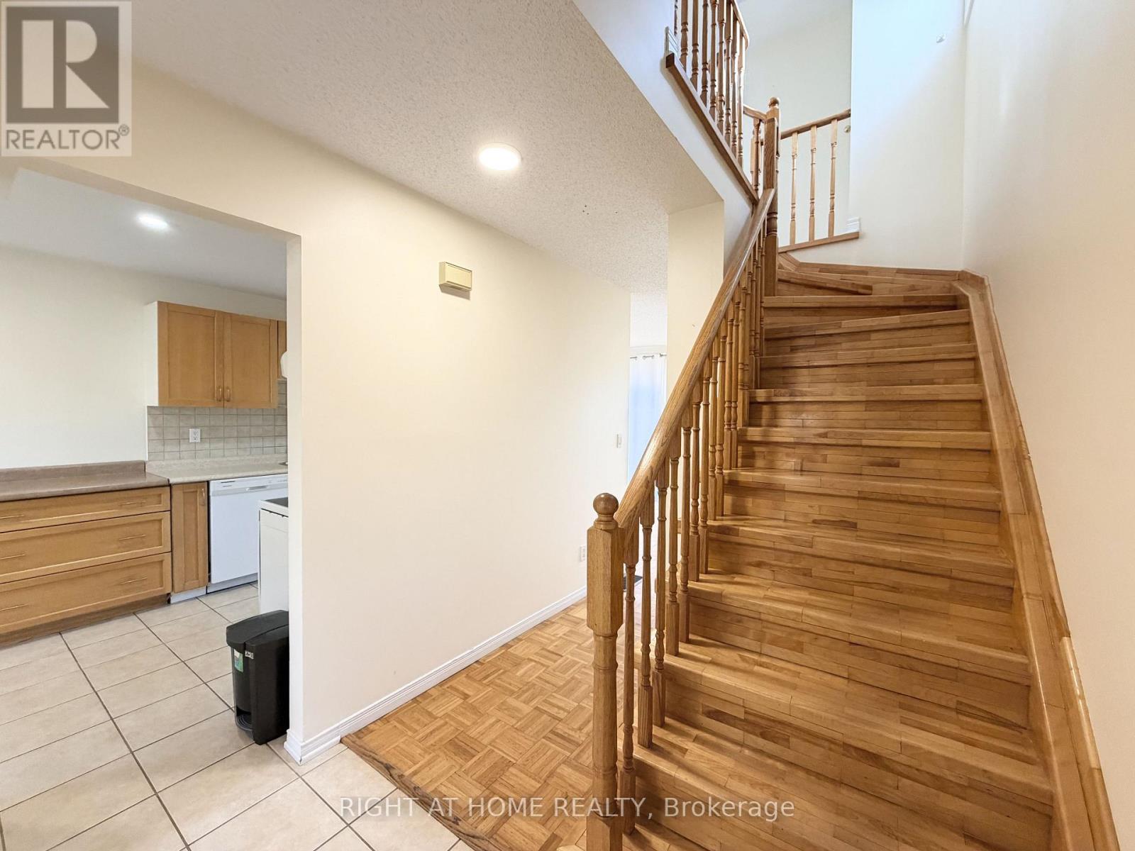 1502 O'HARA COURT, Oshawa (McLaughlin) — photo 2