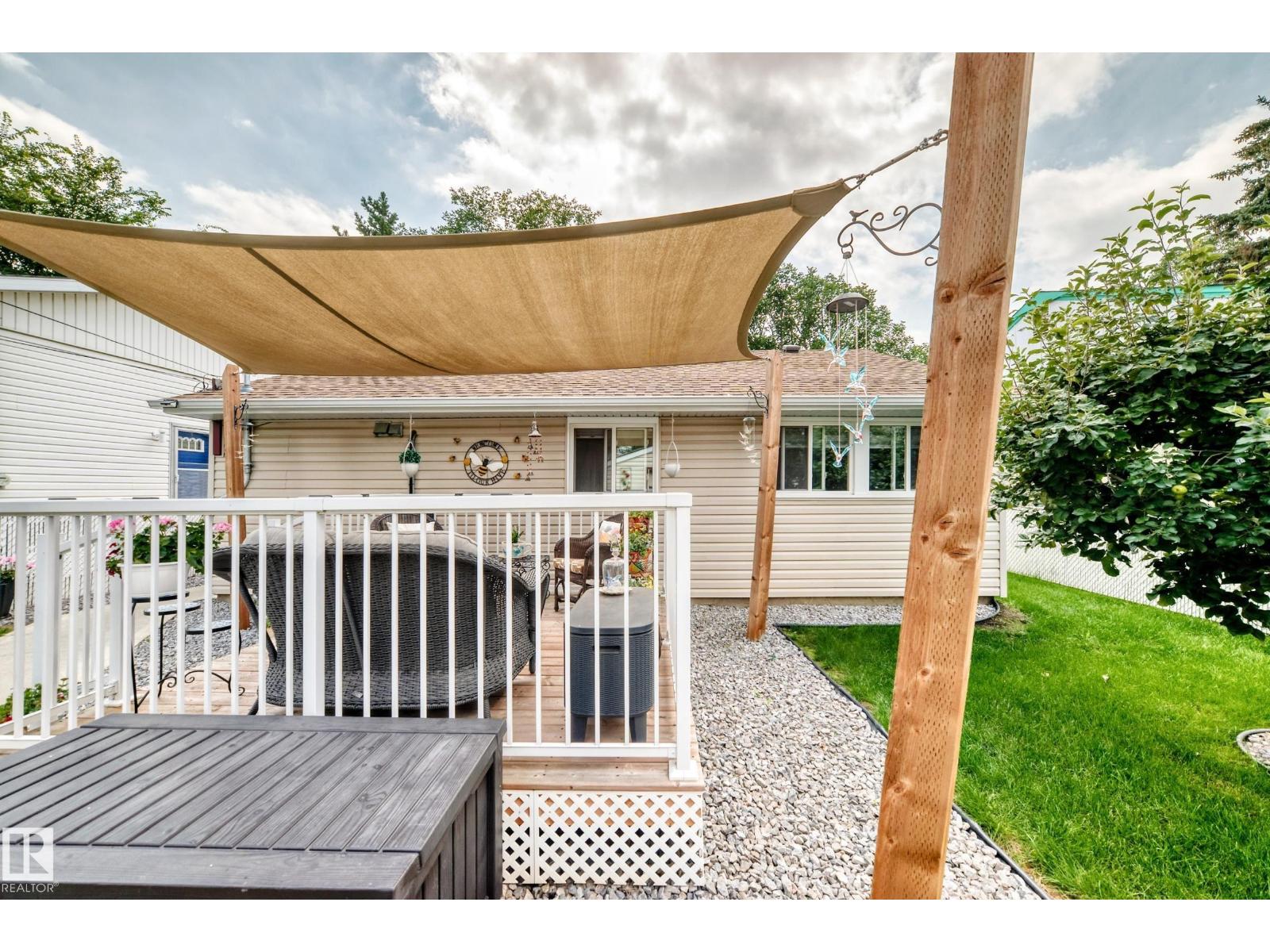 10524 128 AV NW - 33