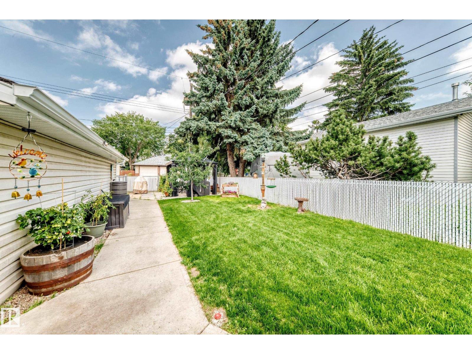 10524 128 AV NW - Image 39