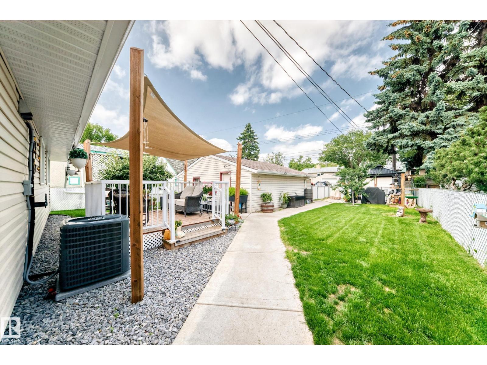 10524 128 AV NW - Image 34