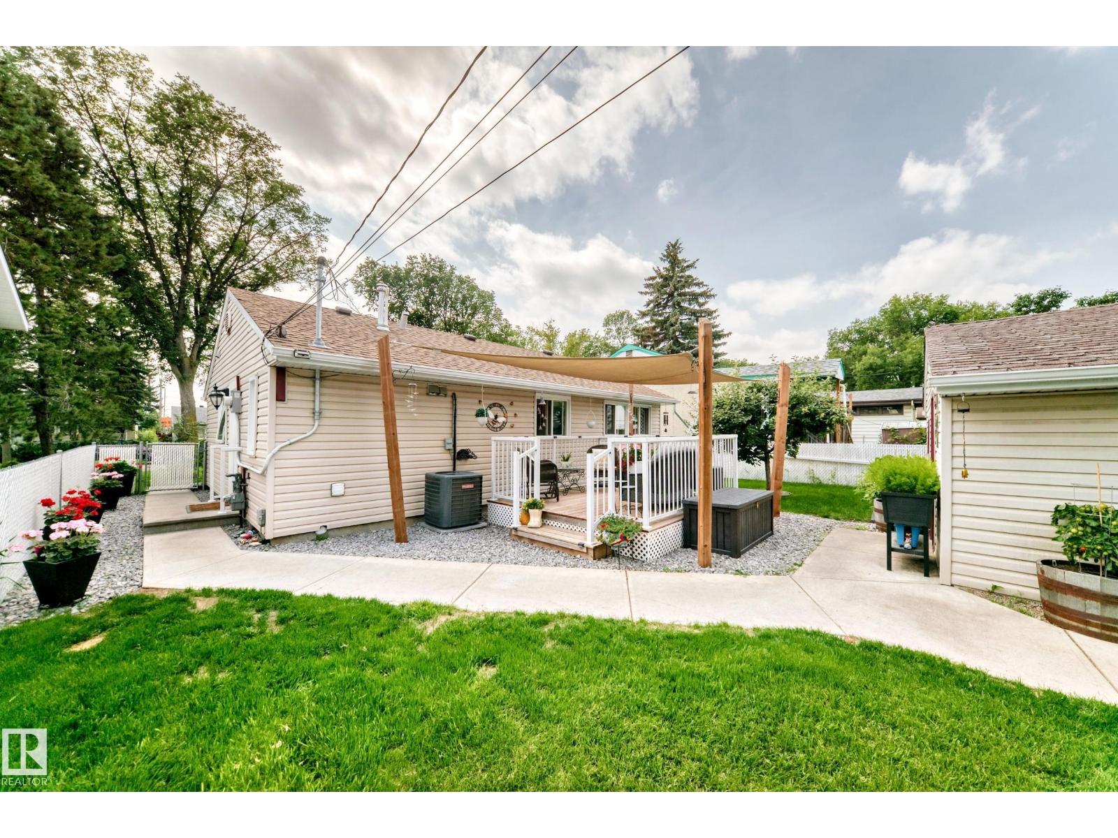 10524 128 AV NW - Image 35