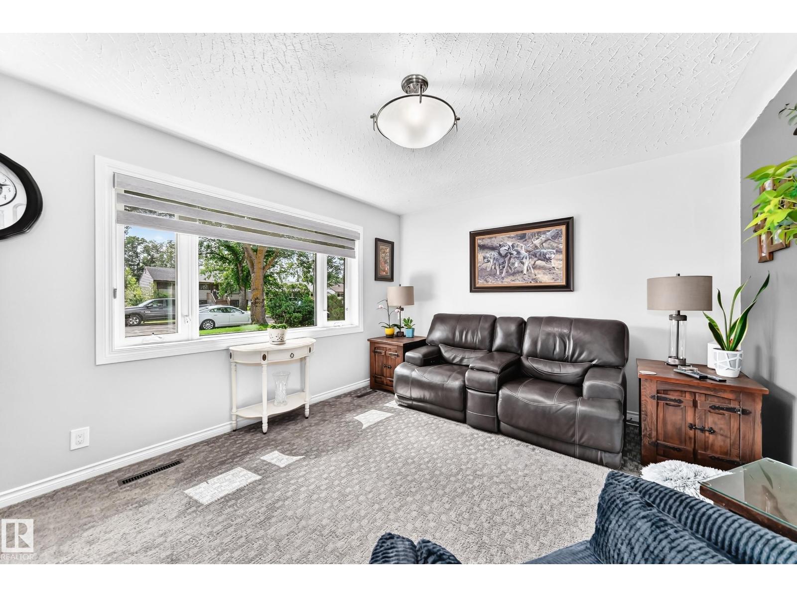 10524 128 AV NW - Image 6