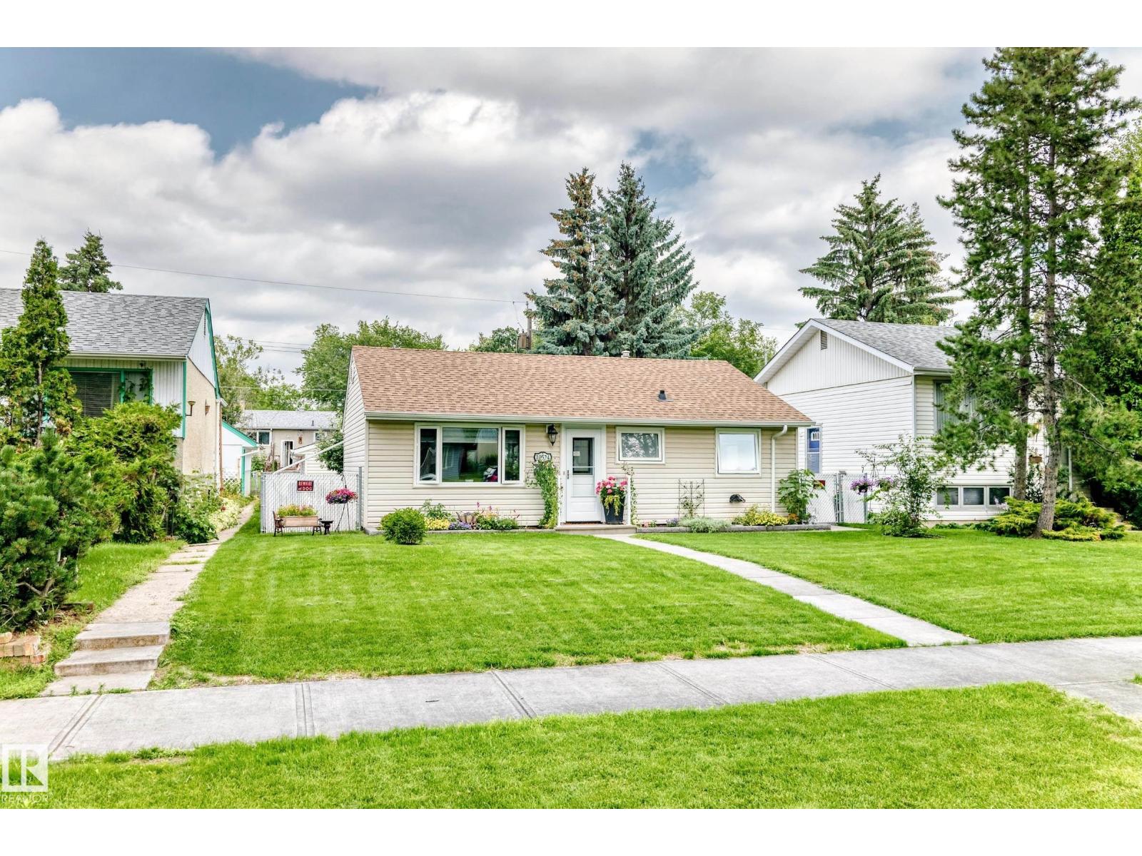 10524 128 AV NW - 47