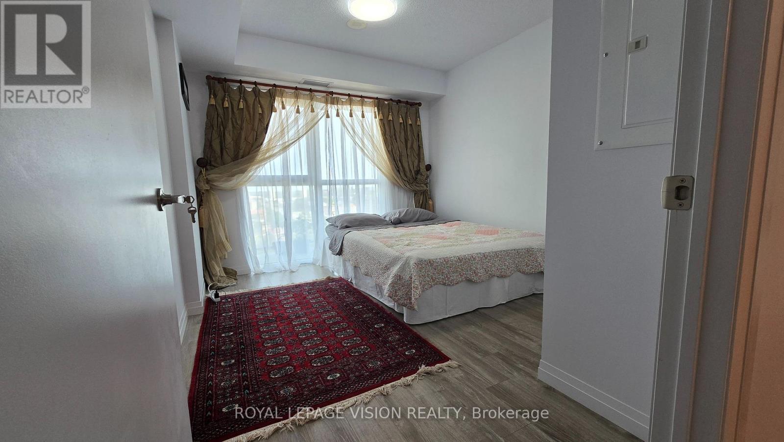 #1812 2150 LAWRENCE AVENUE E - 3