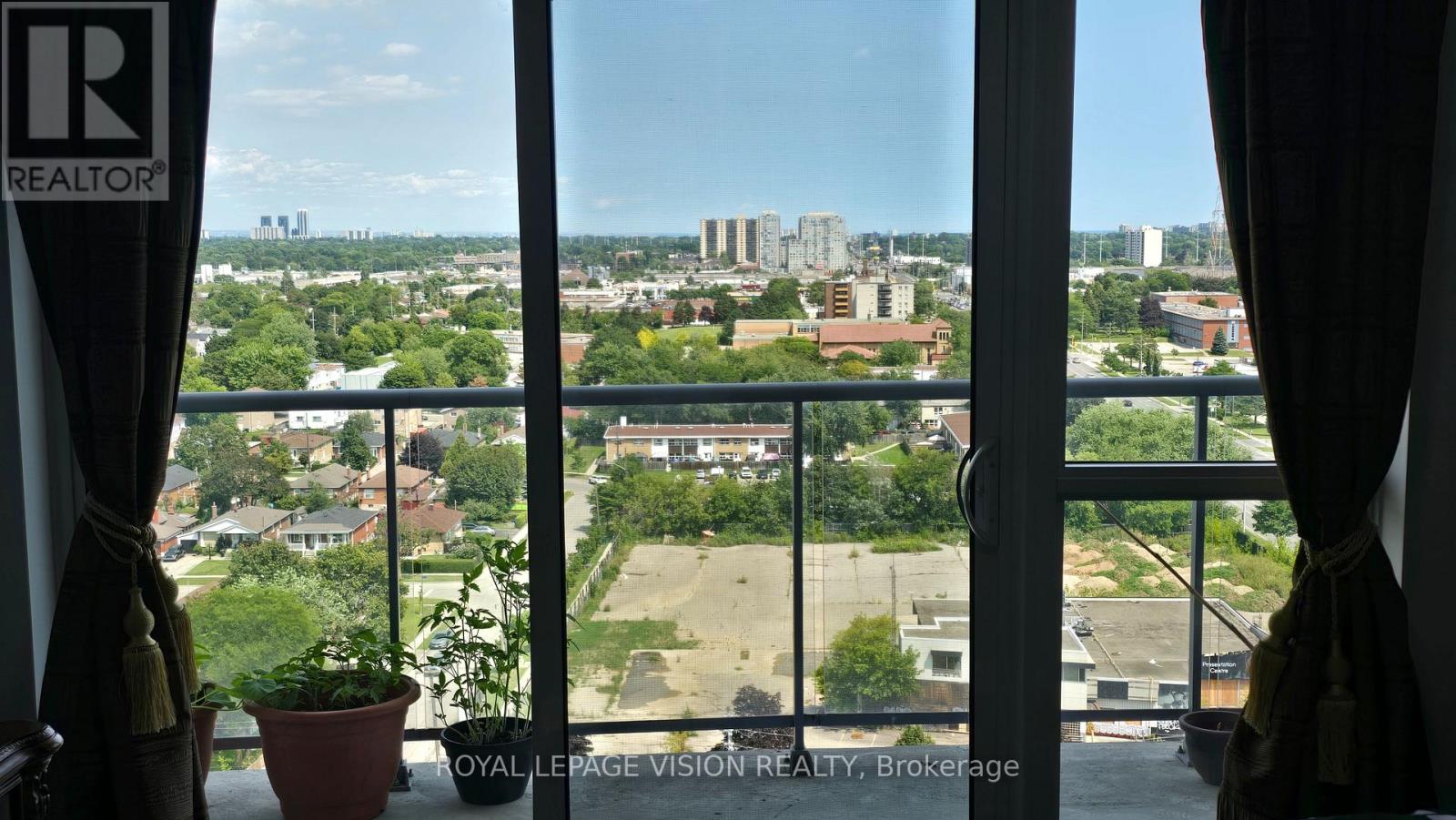 #1812 2150 LAWRENCE AVENUE E - 9