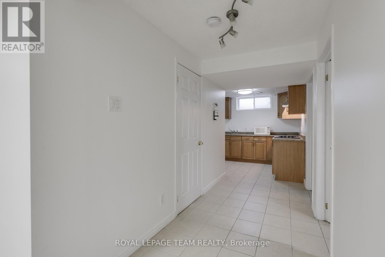 5 Bed, 4 Bath House for Rent in Ottawa – 35 NORGOLD CRESCENT, Ottawa – MLS# X13655604 - Image 43
