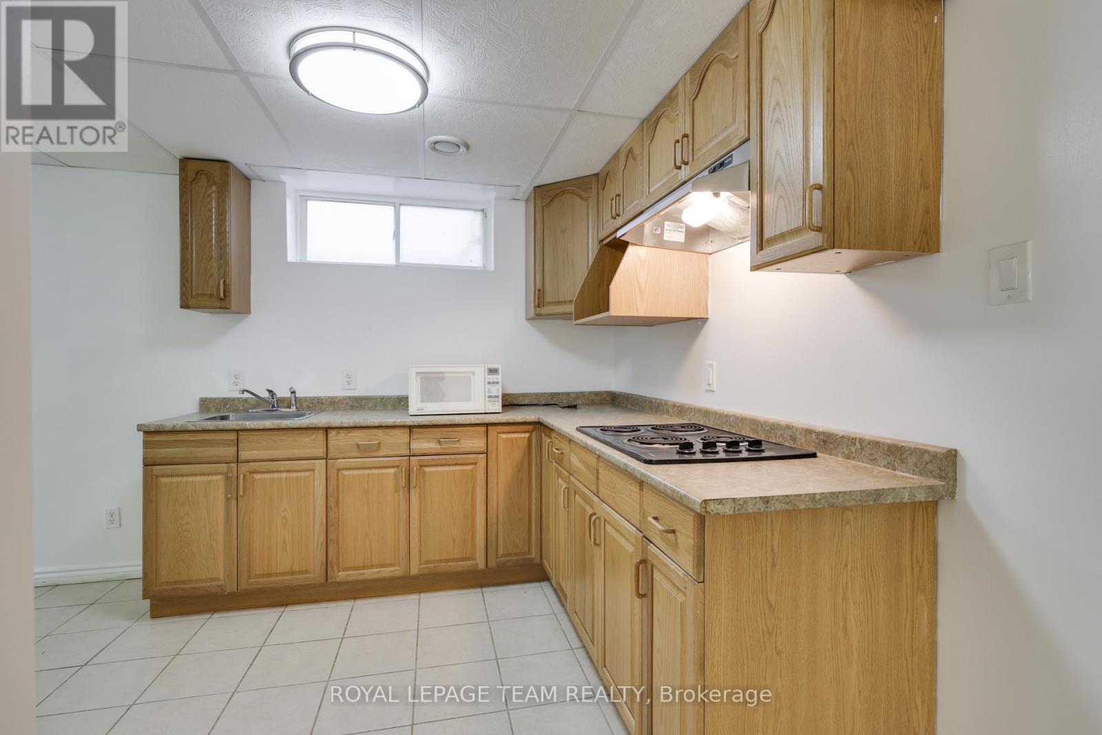 5 Bed, 4 Bath House for Rent in Ottawa – 35 NORGOLD CRESCENT, Ottawa – MLS# X13655604 - Image 44