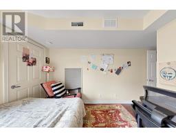 201 - 10 Brian Peck Crescent, Toronto, ON M4G4K4 Photo 16
