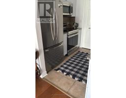 201 - 10 Brian Peck Crescent, Toronto, ON M4G4K4 Photo 8