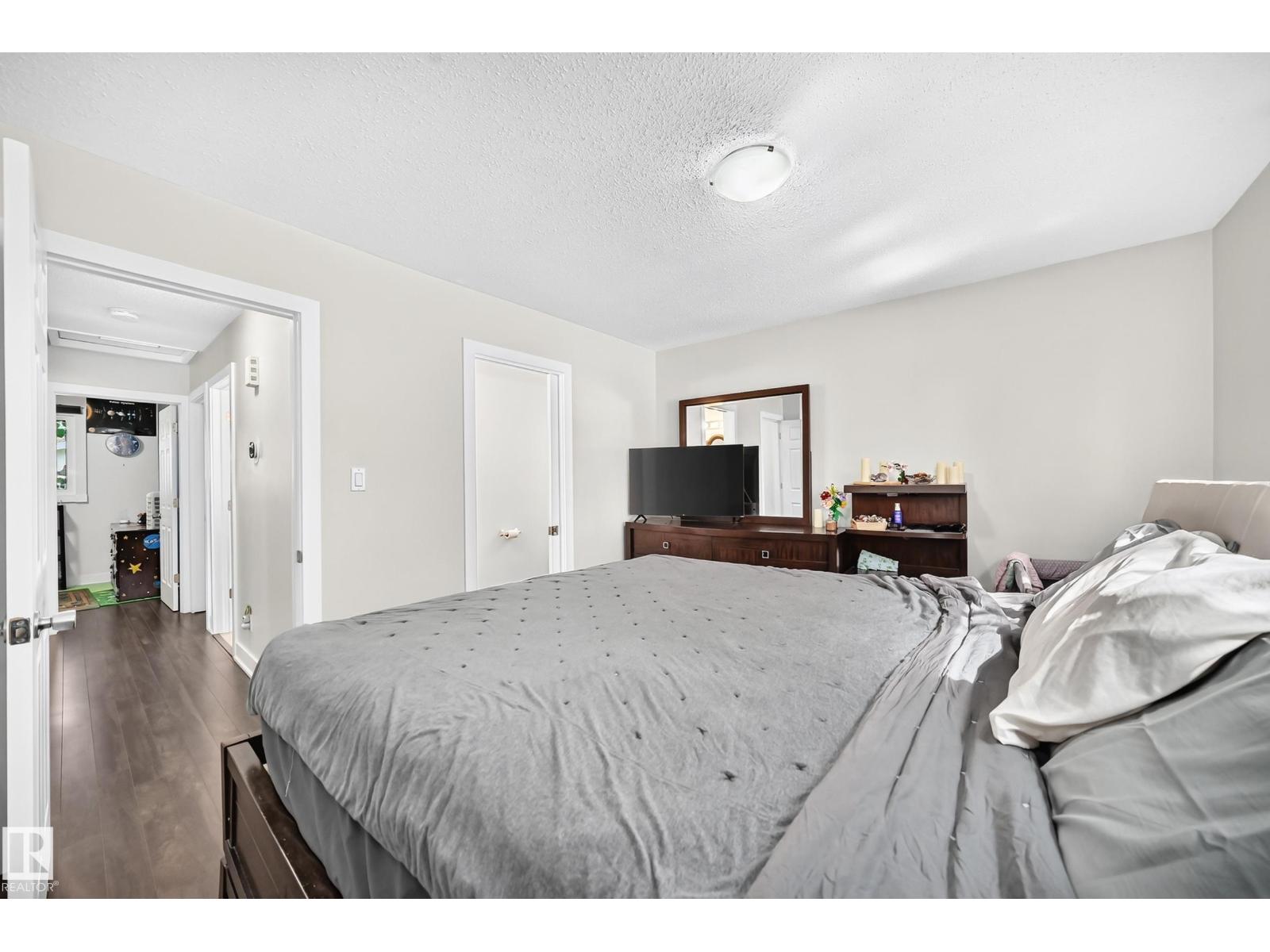 2112 36 ST NW - 10