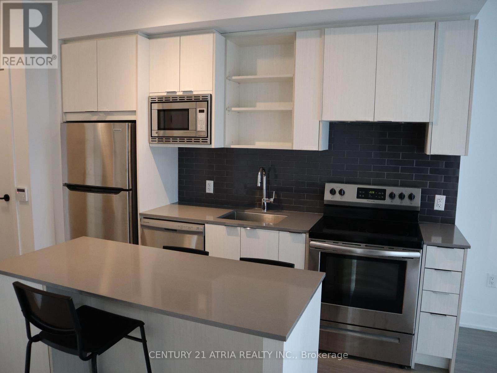 210 - 60 GEORGE BUTCHART DRIVE, Toronto (Downsview-Roding-CFB) — photo 3