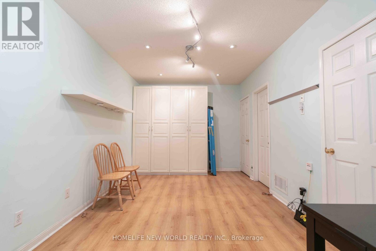 #12 21 ST. MORITZ WAY - 40