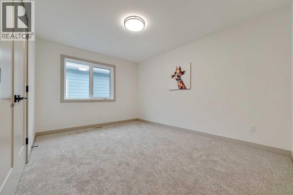 680 Sixmile Crescent South - Photo 30