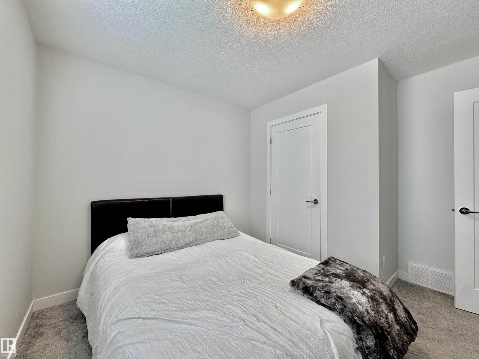127 RICHMOND LI - Image 40