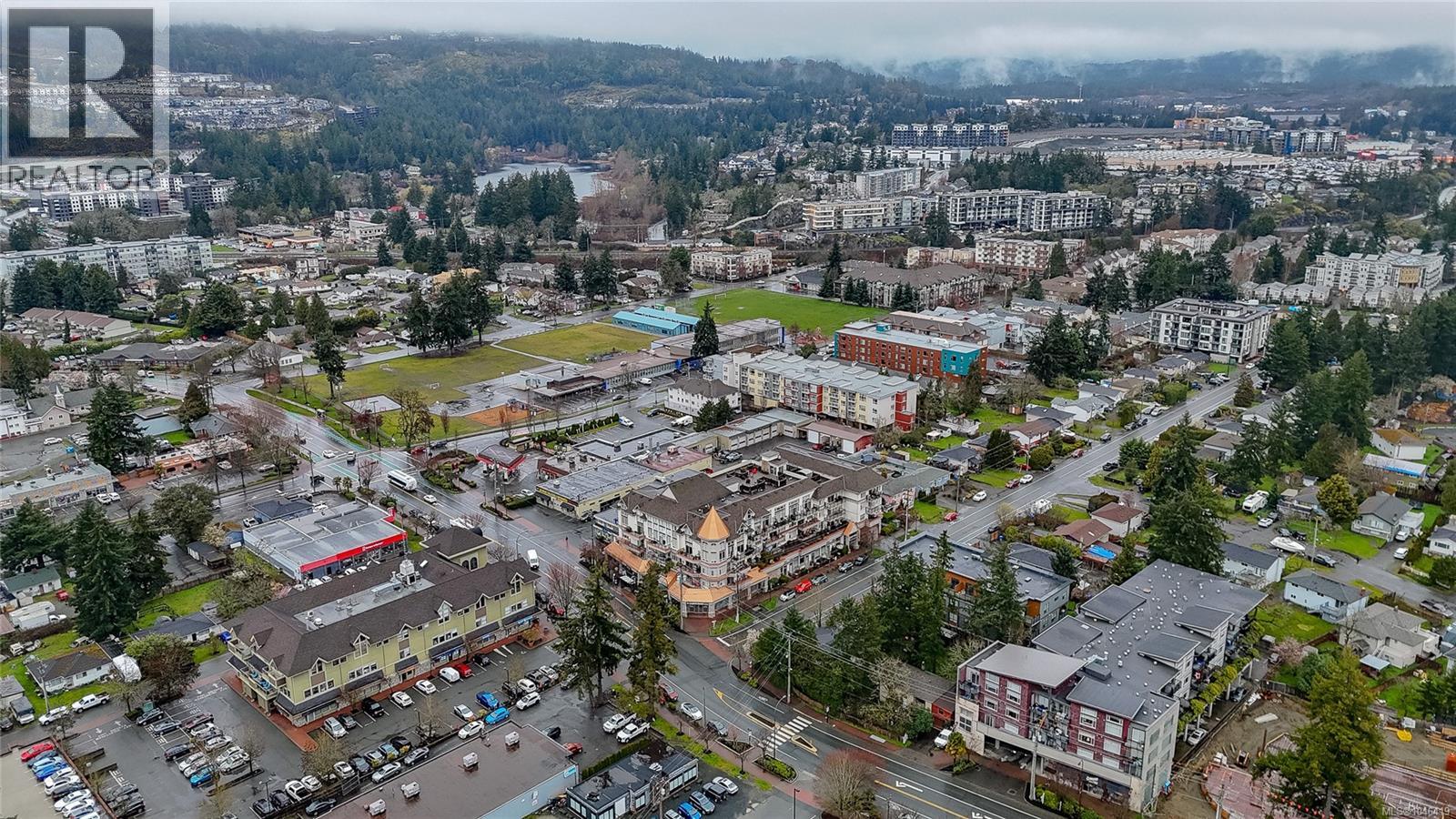 #216 866 Goldstream Ave - 19
