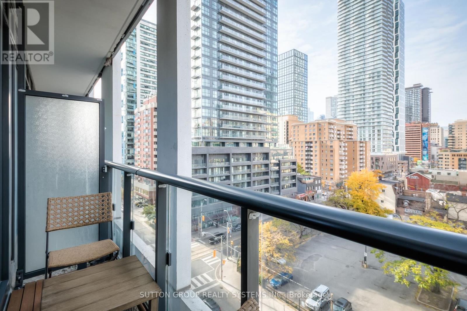 #731 251 JARVIS STREET - 28