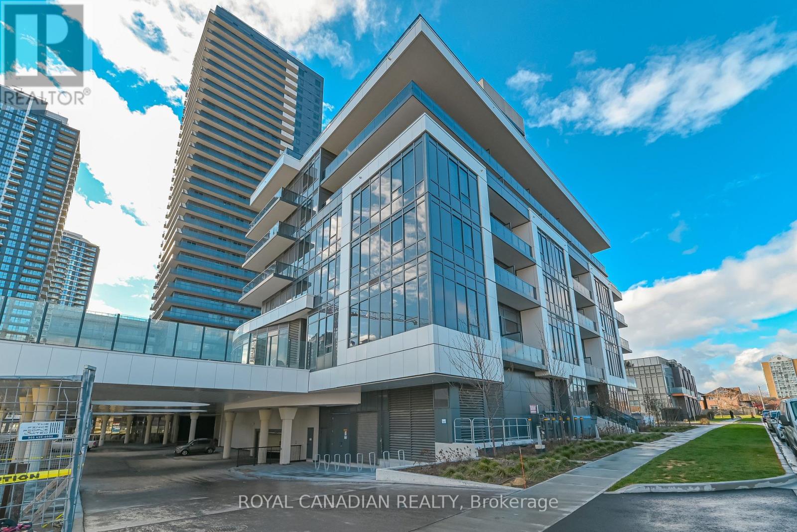 Photo of 5105 Hurontario Street