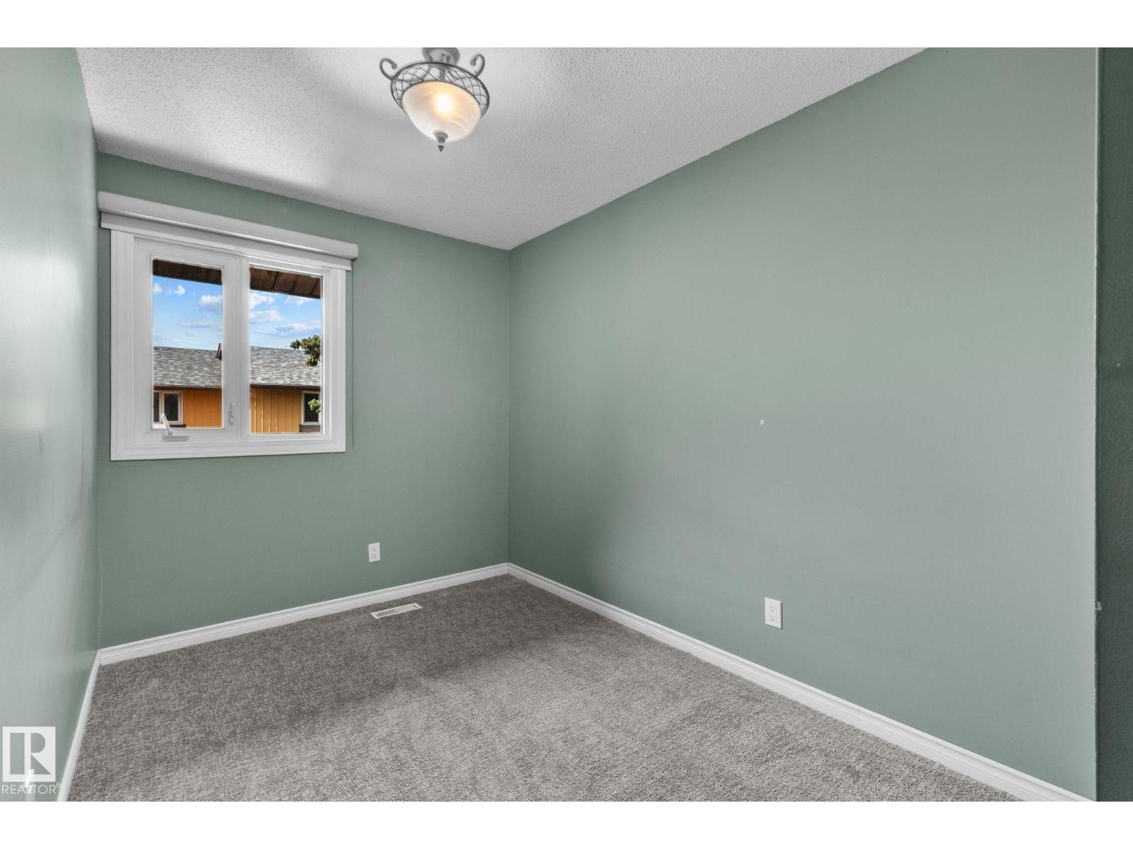 152 WOODSTOCK NW - 17