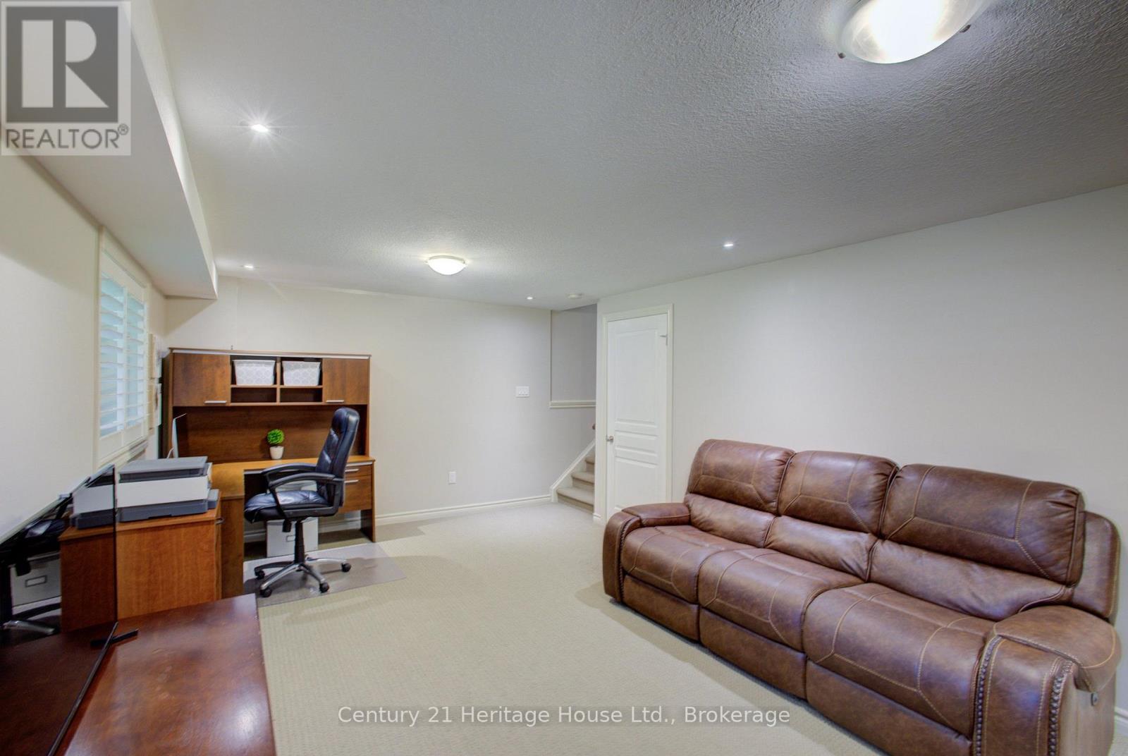 79 LAUGHLAND LANE - 30