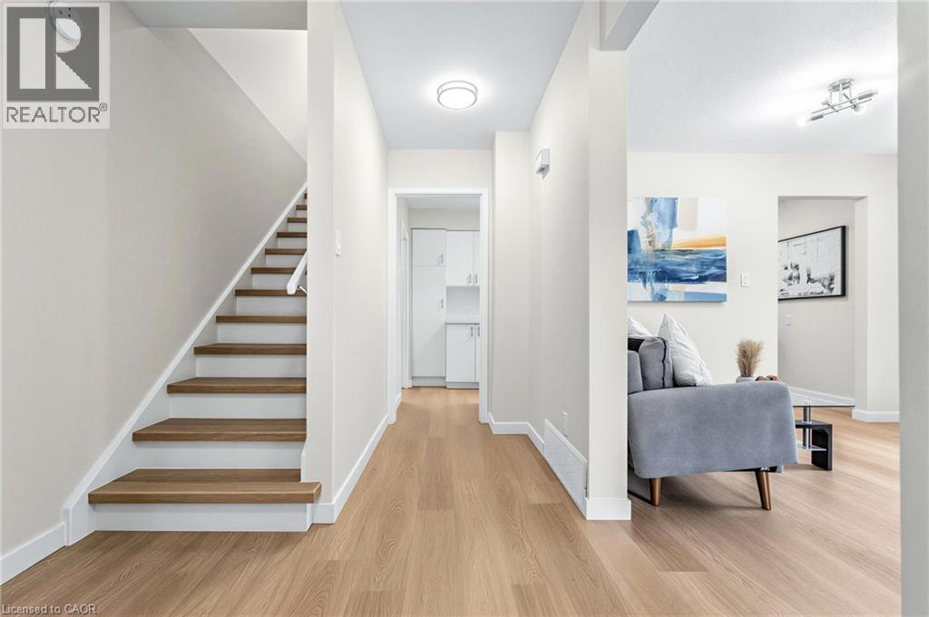 506 LONELM Court Unit# A, Waterloo — photo 3