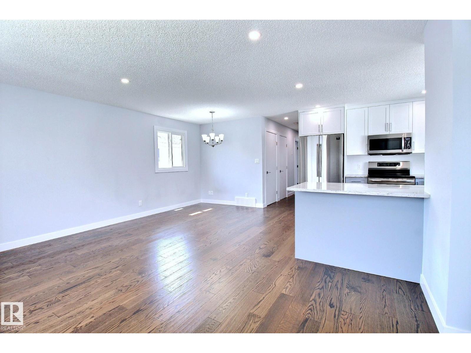 14732 32 ST NW - 3