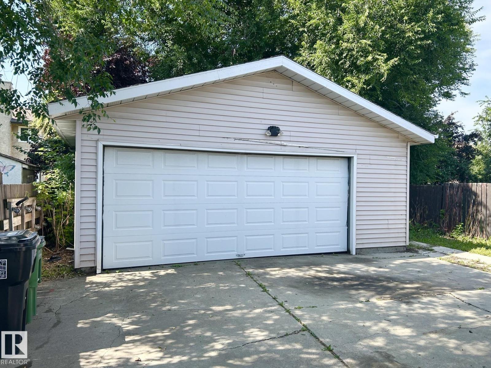 14732 32 ST NW - 32