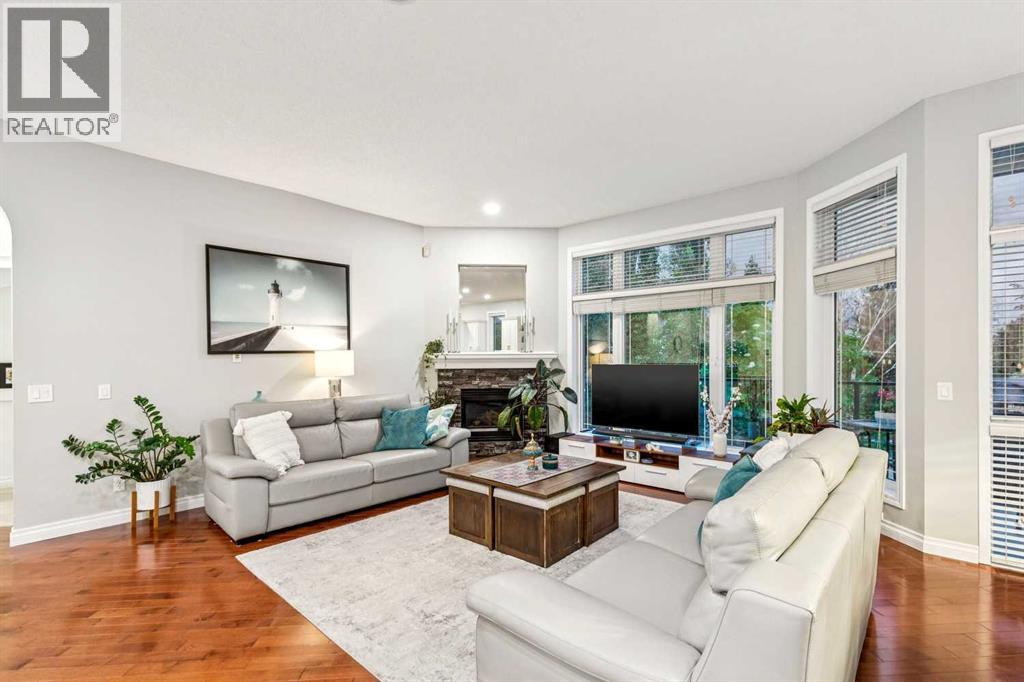 5 Royal Crest Terrace NW - 11