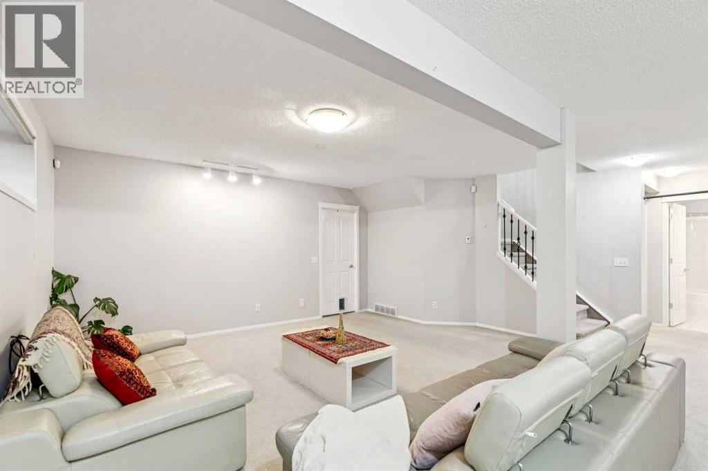 5 Royal Crest Terrace NW - 34