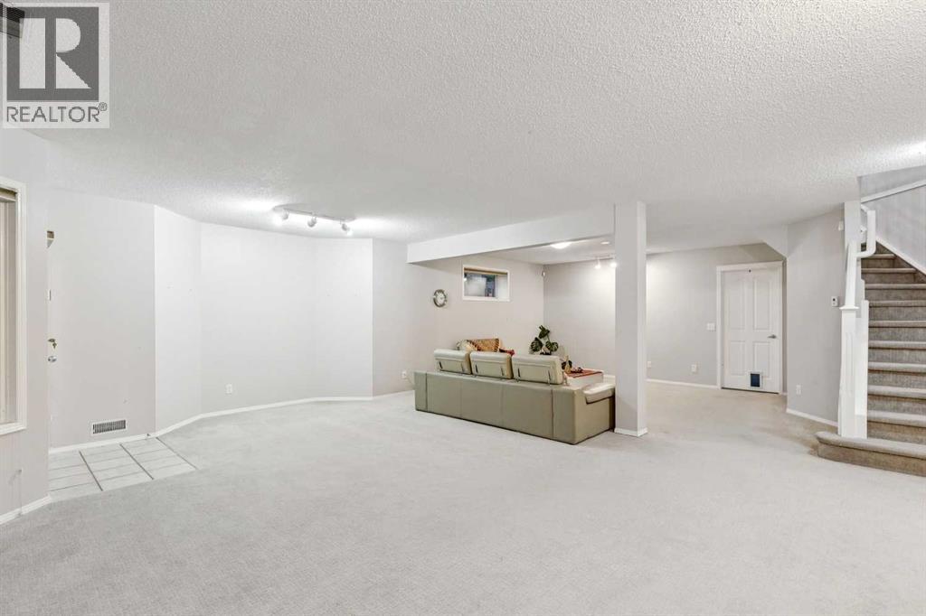 5 Royal Crest Terrace NW - 33