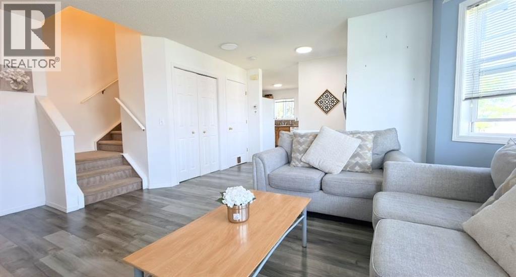 16 Canoe Close SW - Image 4