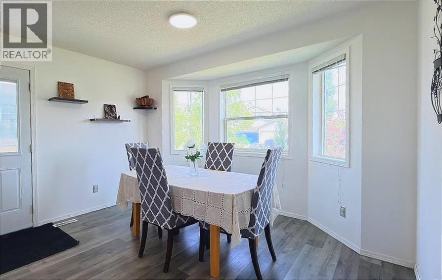 16 Canoe Close SW - Image 5