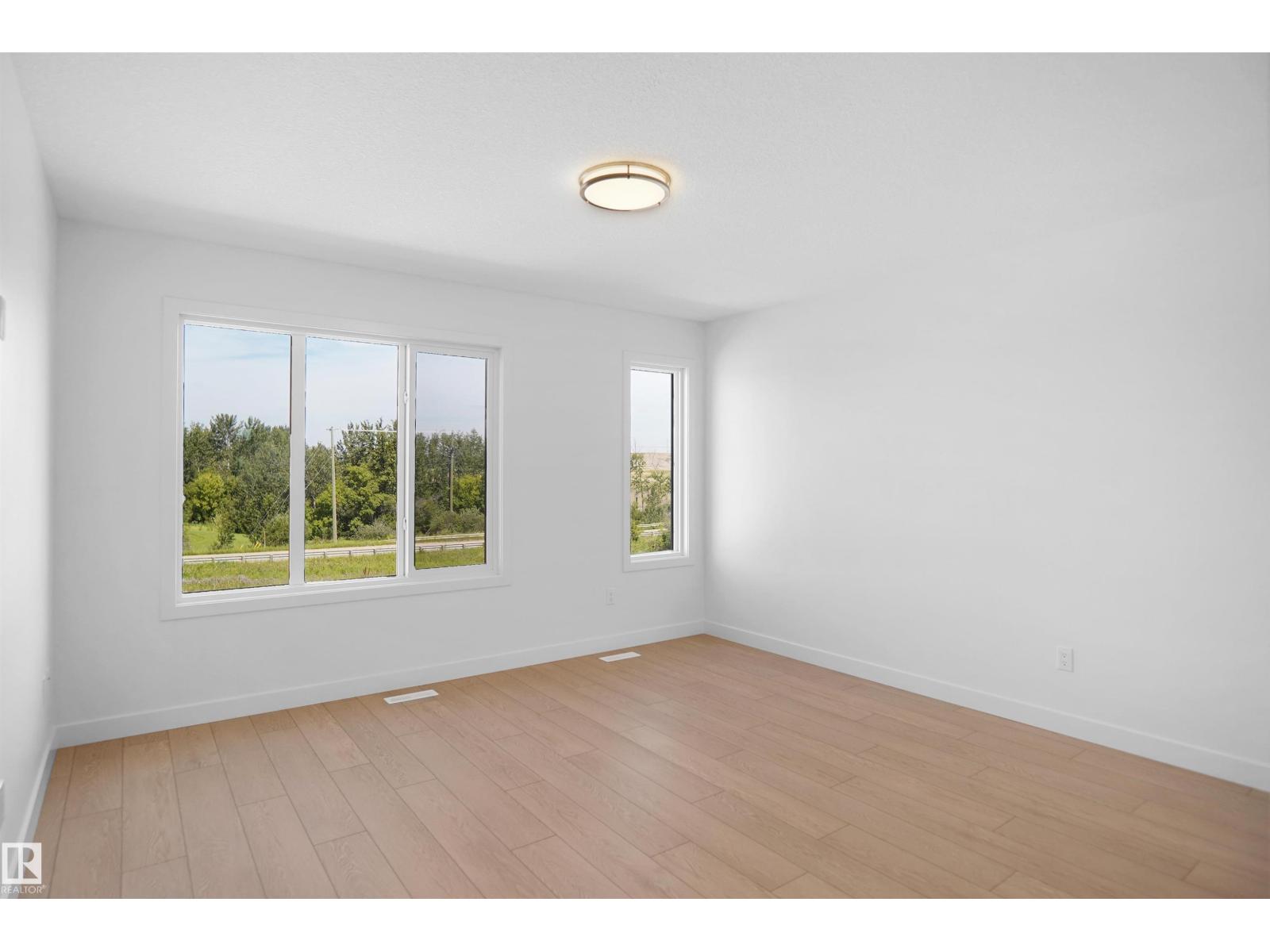 922 19 AV NW - 9