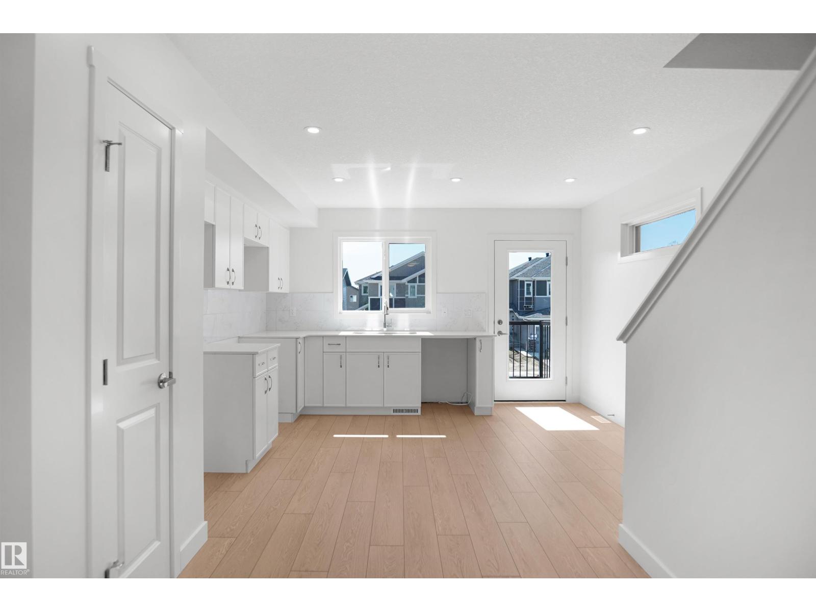 922 19 AV NW - 13