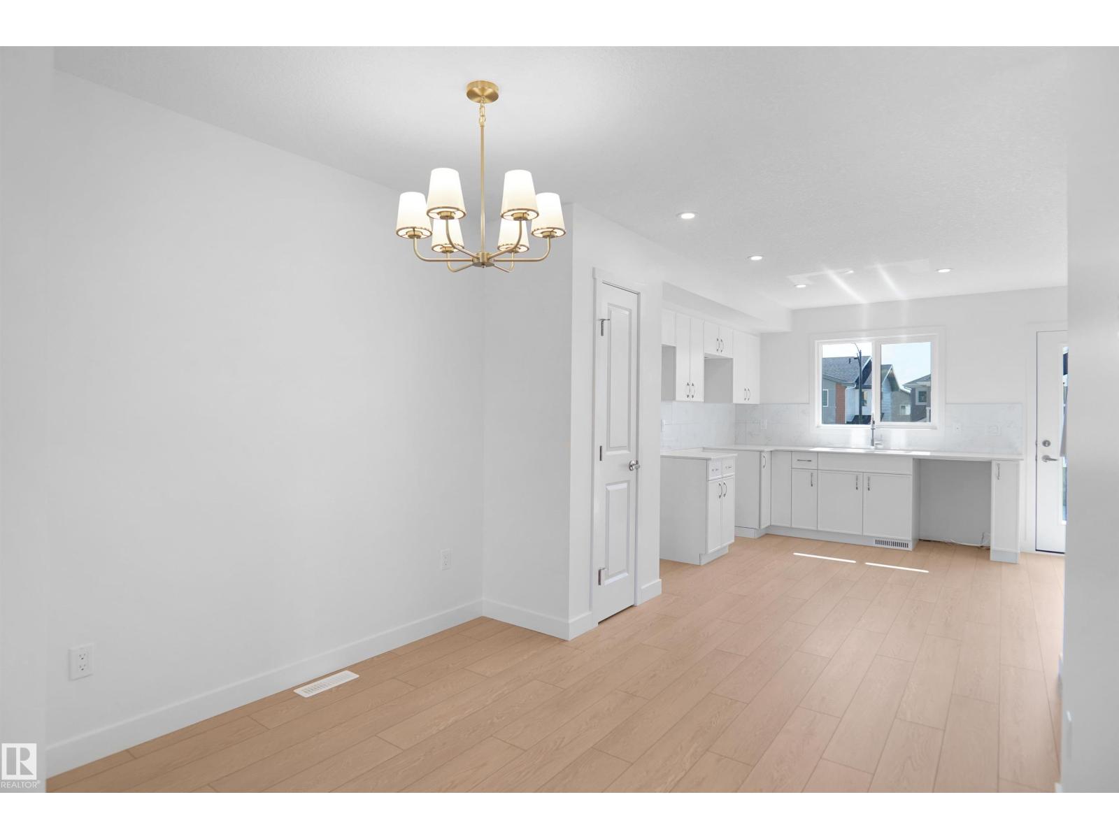 922 19 AV NW - 12