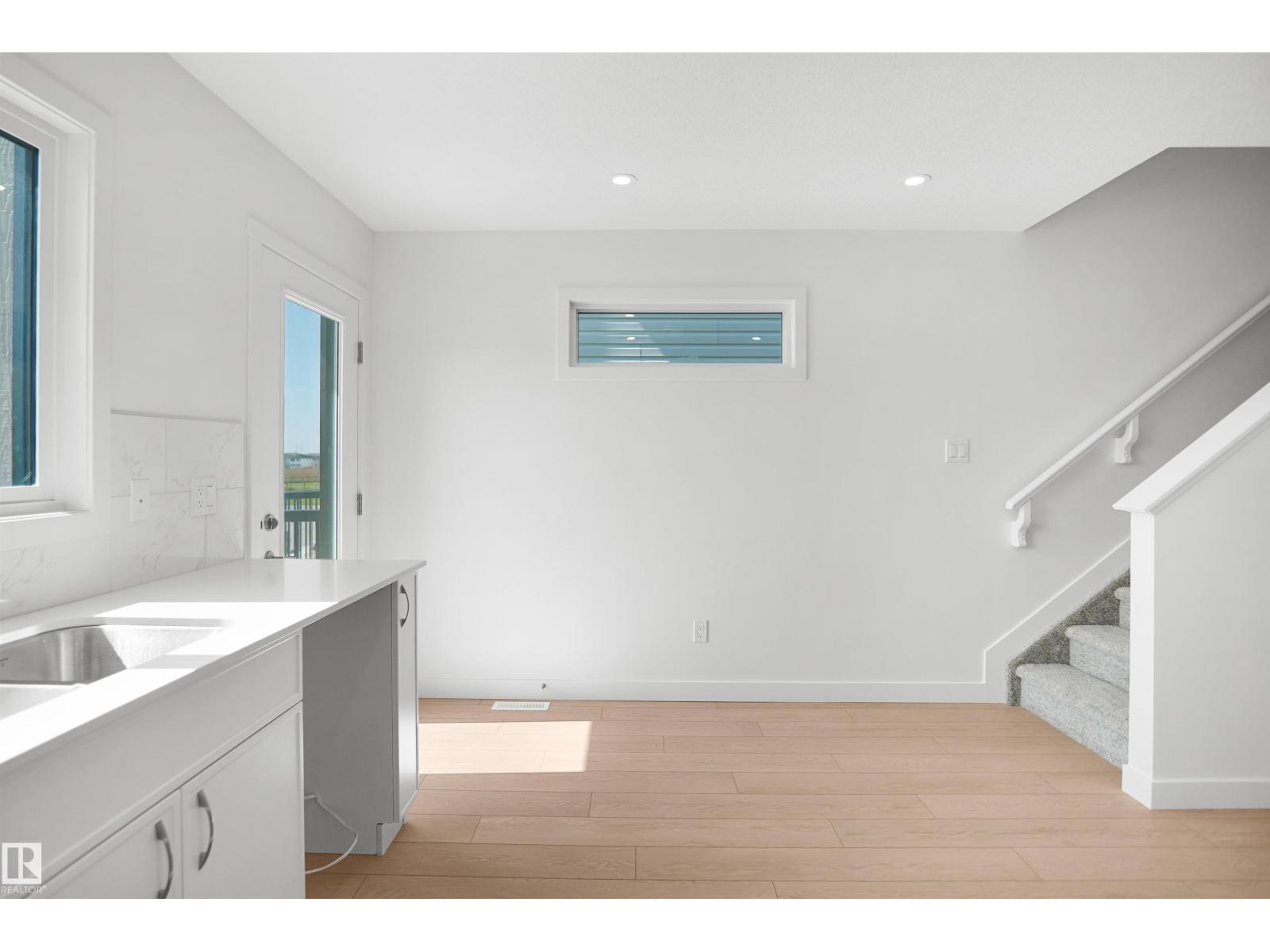 922 19 AV NW - 16