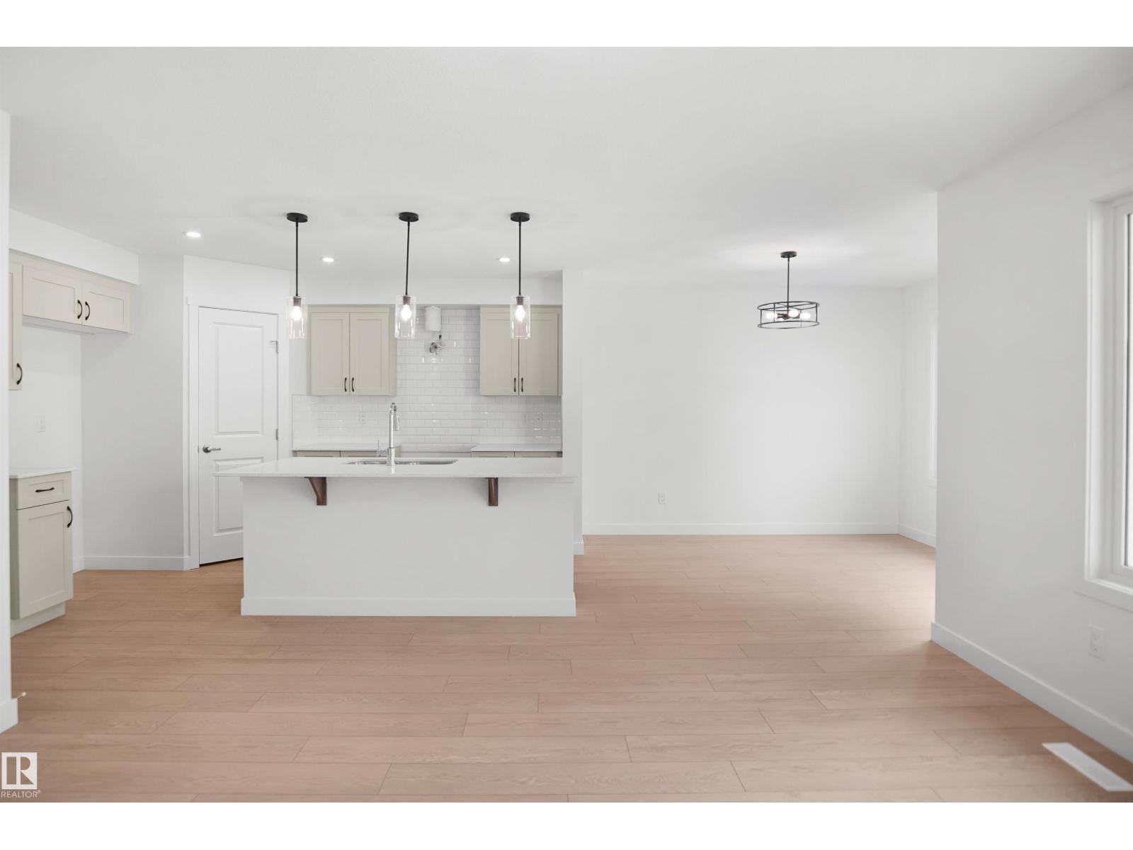 1410 11 Street NW - Photo 8