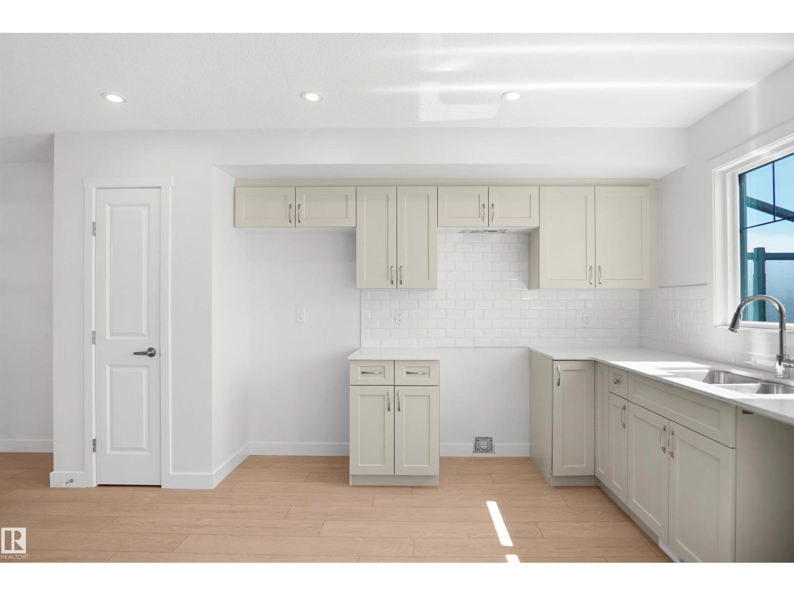 926 19 AV NW - 15