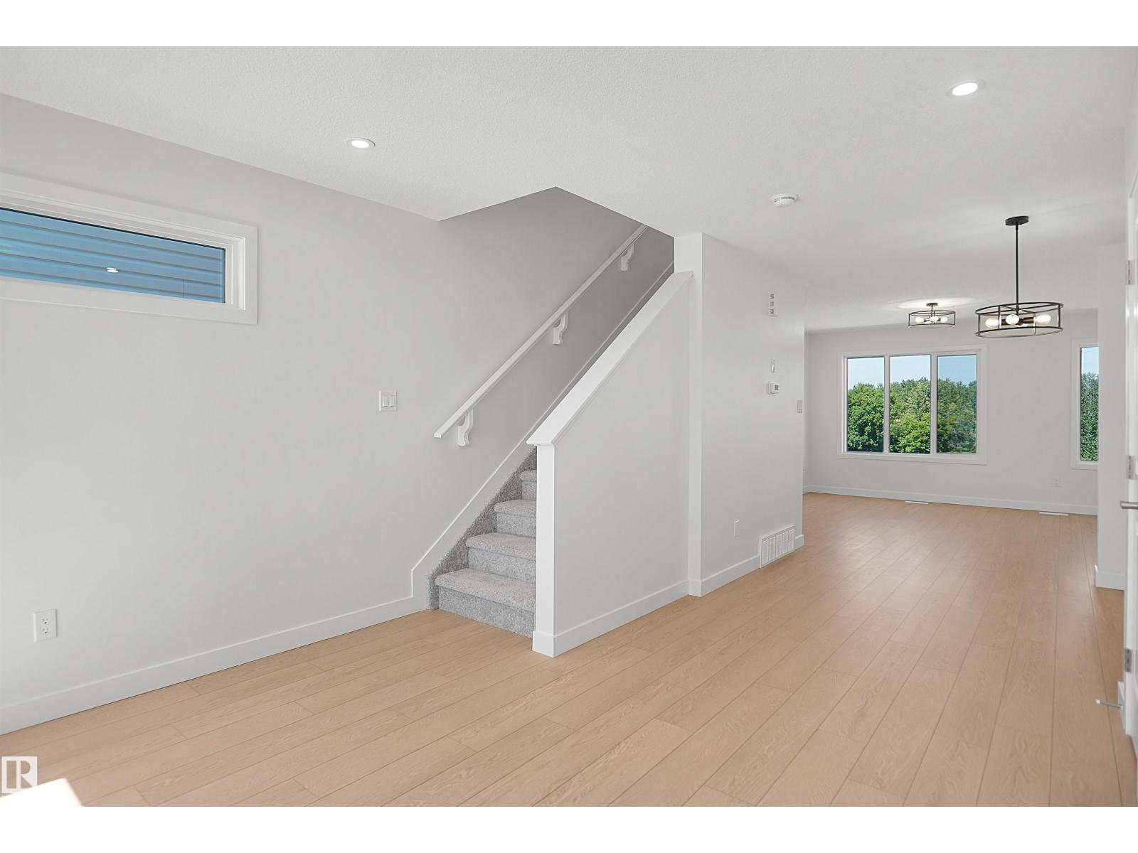 926 19 Avenue NW - Photo 17