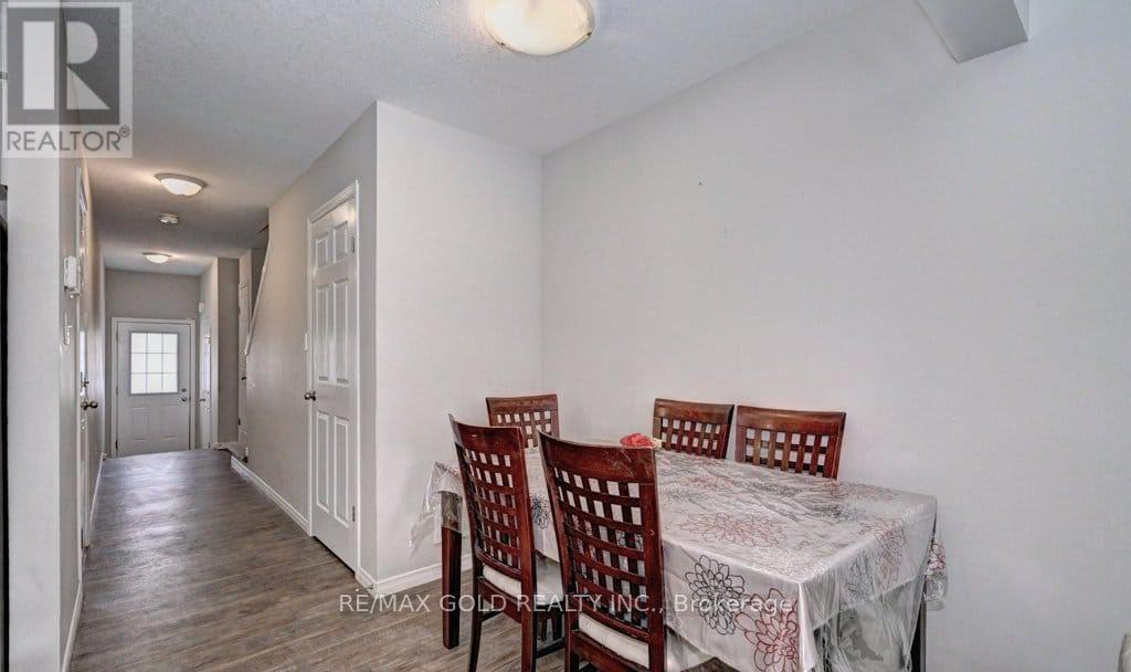 35 - 50 PINNACLE DRIVE — photo 2